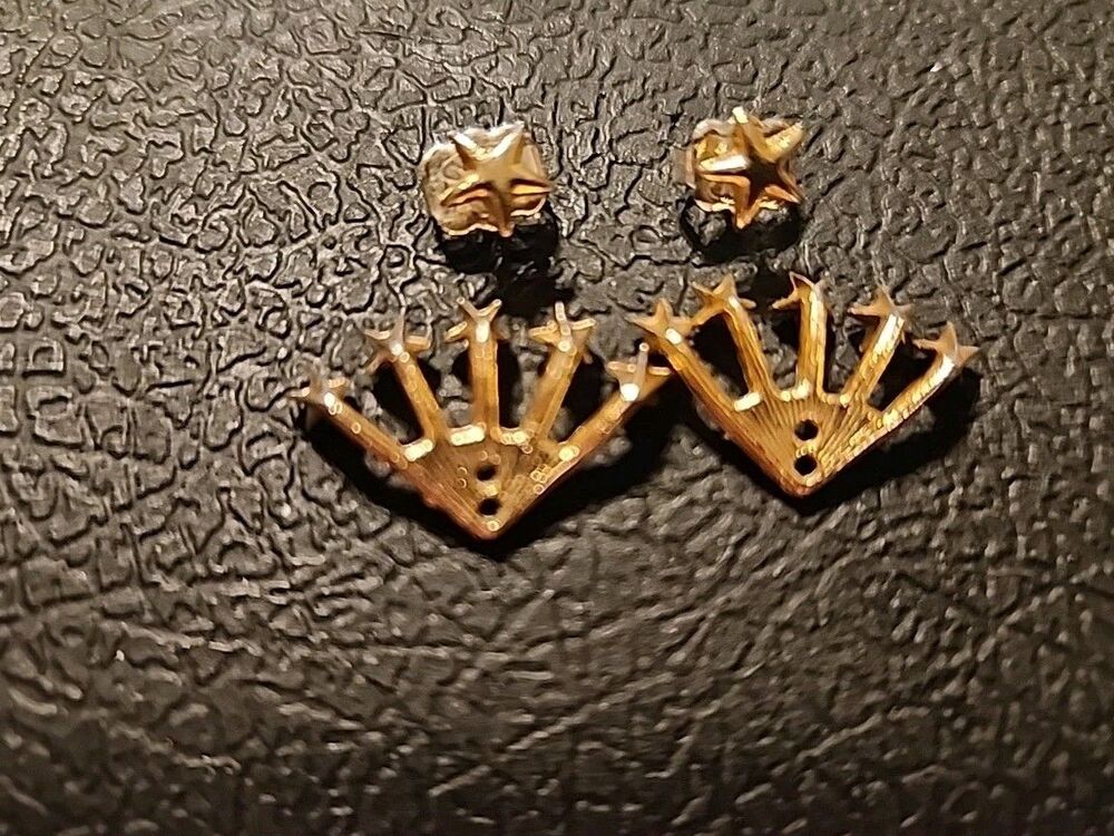 Vintage Gold Tone Starburst Earrings - Picture 3 of 6